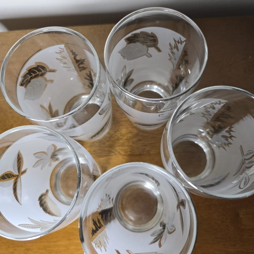 Libbey Mid Century Modern Silver Leaf Frosted Drinkware Set for Dining